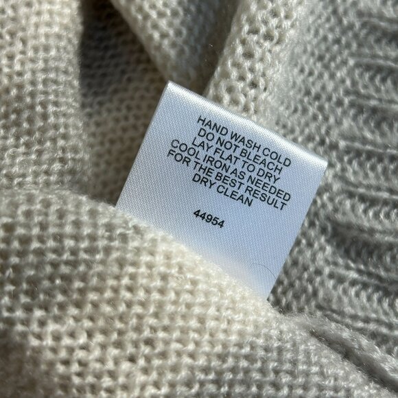 Romeo & Juliet Couture Womens Striped One-Shoulder Sweater Small Grey New $108 - Picture 5 of 8